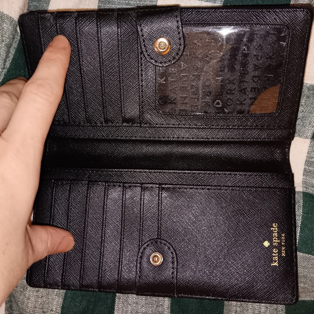 nwot Kate spade billfold, wallet - Picture 4 of 8